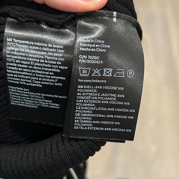 H&M Black and White Striped Women's Top - Picture 5 of 5